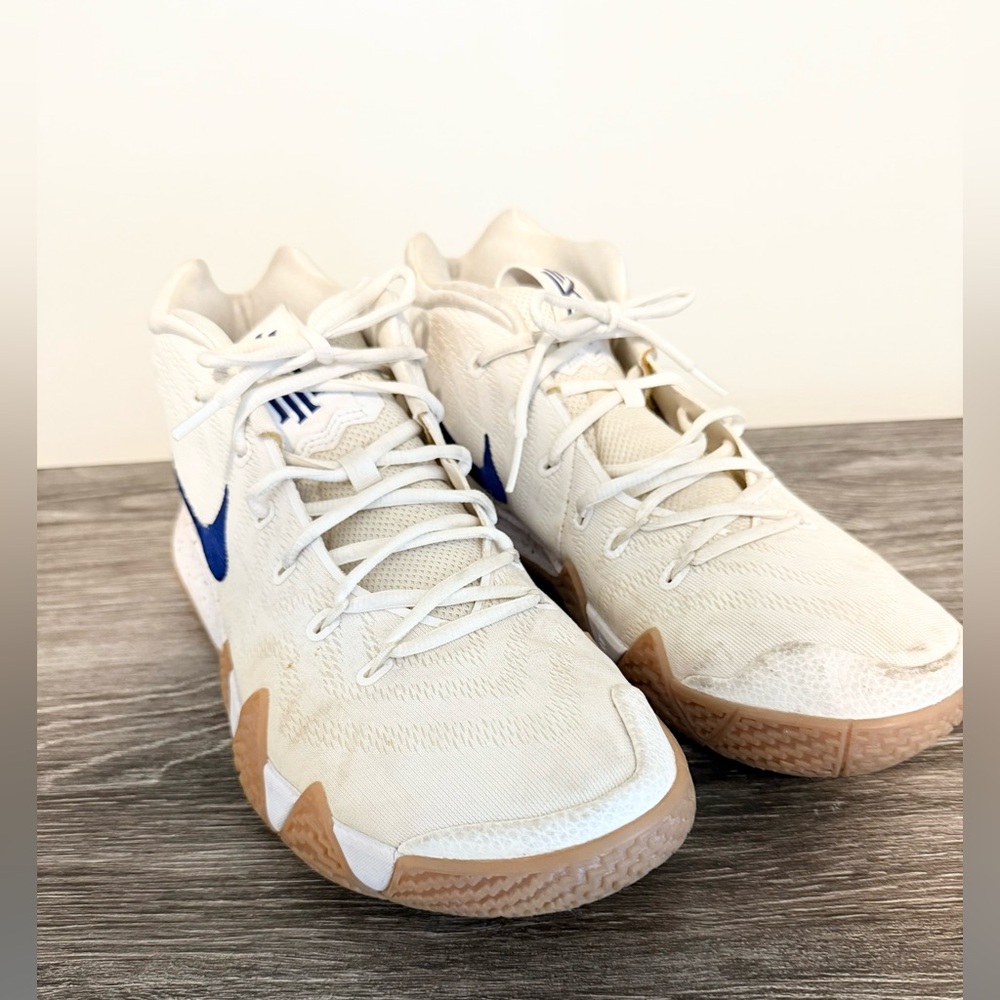 Nike Men’s Kyrie 4 Uncle Drew Shoes - Picture 4 of 10